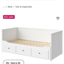 Twin bed frame Ikea Hemnes Daybed frame with 3 drawers, white. Converts to king when pulled 