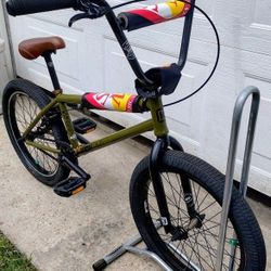(YES IT'S STILL AVAILABLE) 20" Kink Gap XL Freestyle BMX Bike 