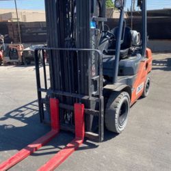2016 Toyota 8FGU25 - Warehouse Forklift