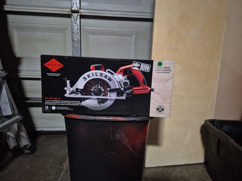 SKIL 15-Amp 7-1/4-in. Worm Drive Circular Saw