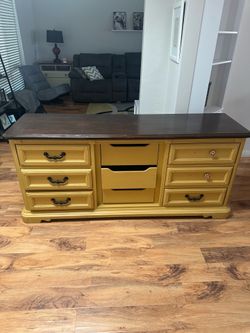 Dresser -  Great restoration piece - Solid wood