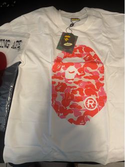 A BATHING APE (BAPE)• T-SHIRTS