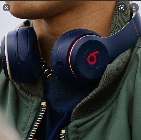 Dre beats solo 3 BRAND NEW IN BOX