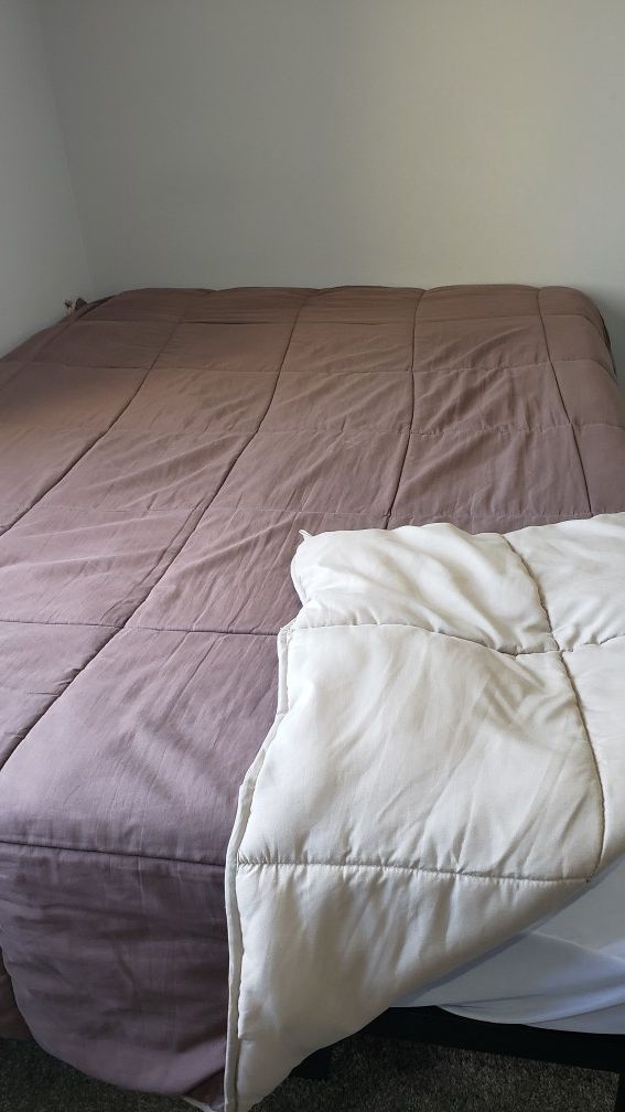 Full/ Queen bed set
