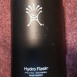 64oz Black Hydro Flask With Lid