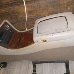 99-06 chevy/ GMC /Denali  center console 