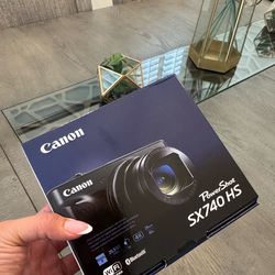 Brand New Canon Powershot sx740  hs
