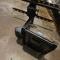 Lot of 6 flat tv heavy duty wall mounts