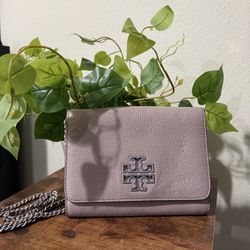 Tory Burch Britten Chain Crossbody Bag In Pebbled Leather