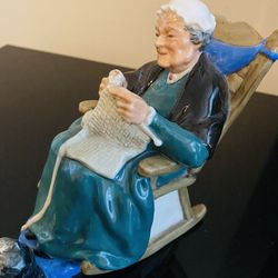  Royal Doulton  Figurine Twilight HN2256 