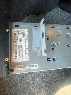 Ford focus radio ( 2006)