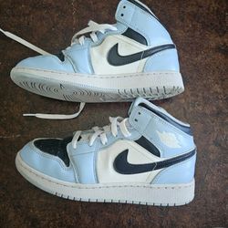 Air Jordan 1 Mid GS "ICE BLUE"