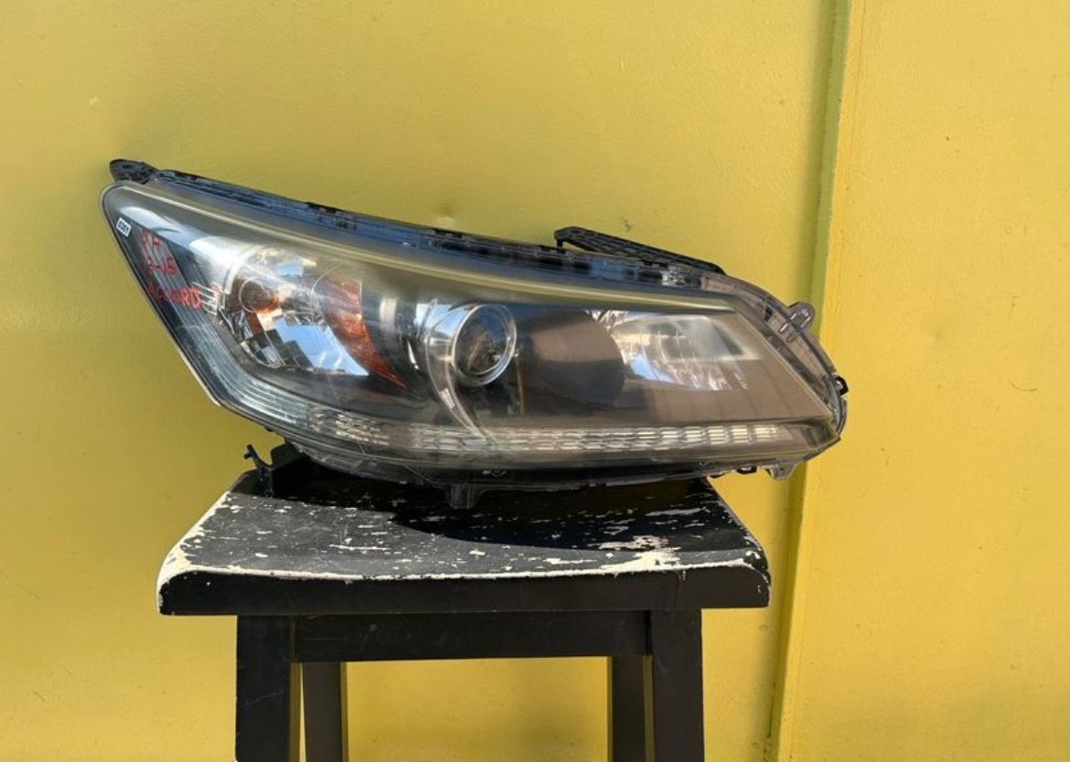 2013-2015 HONDA ACCORD RH HEADLIGHT OEM