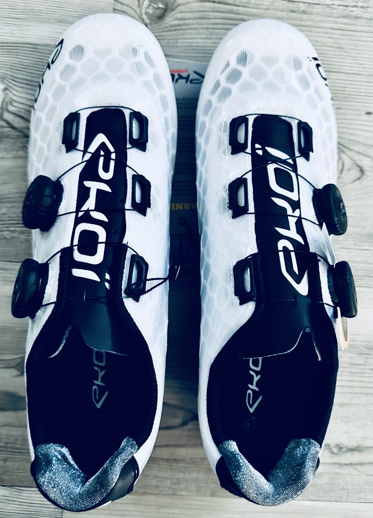ekoi Perf r4 evo light　43 Ekoï R4 Light - Blending Light, Stiff, and Airy Into a