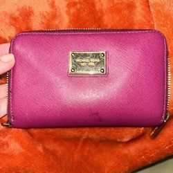 MK Wallet Pink Color Used Asking $15 Puo 