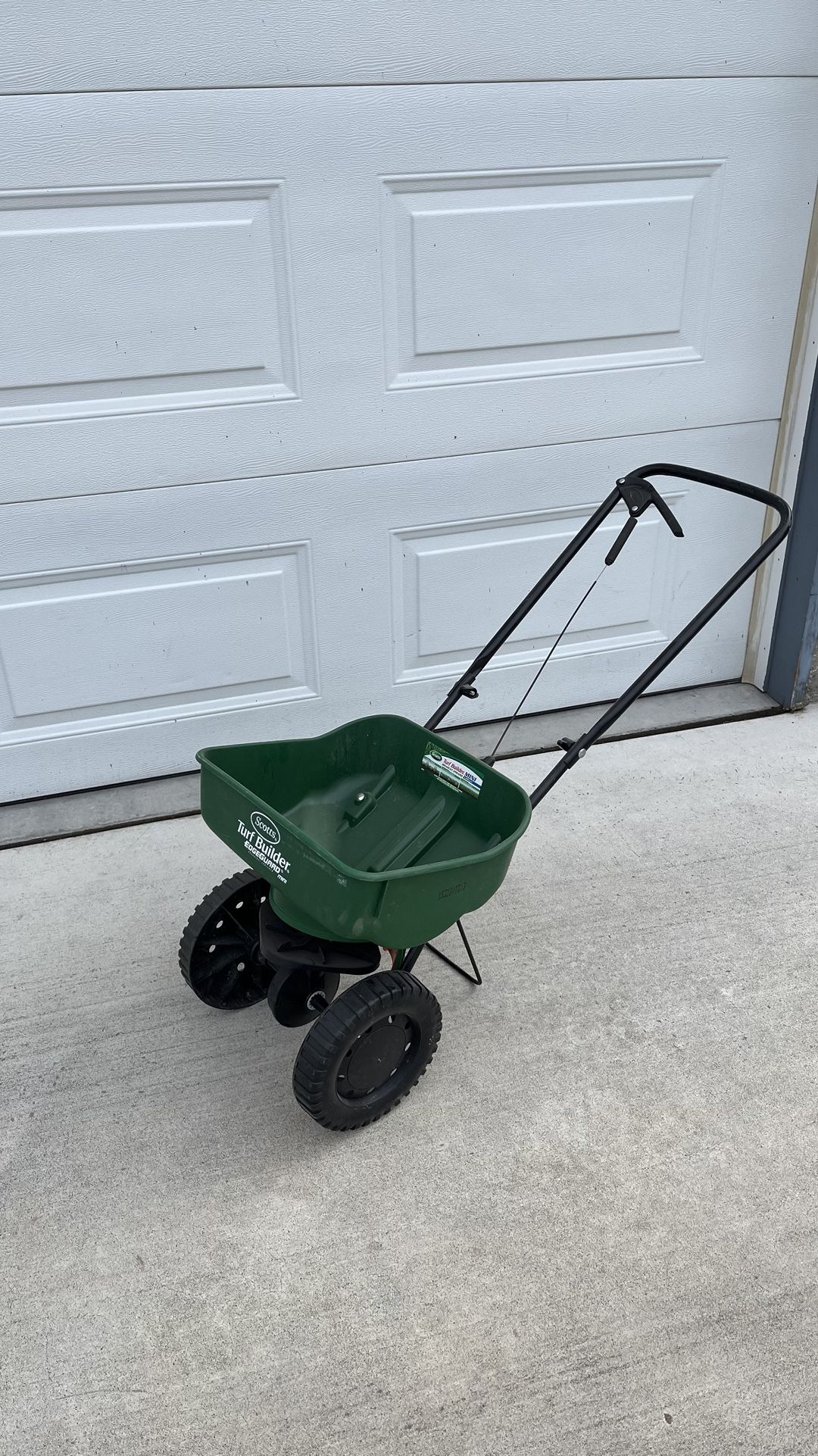 Fertilizer Spreader