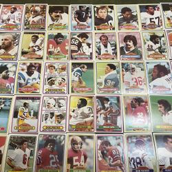 Lot of 50 1980 topps football cards #9