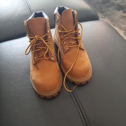 Kids timberland boots Size 11