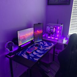PC With 2 Monitor A Gk61 Keyboard And Steel Series Wireless Mouse