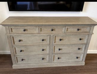 Pottery Barn Livingston King Bedroom Set – Excellent Condition
