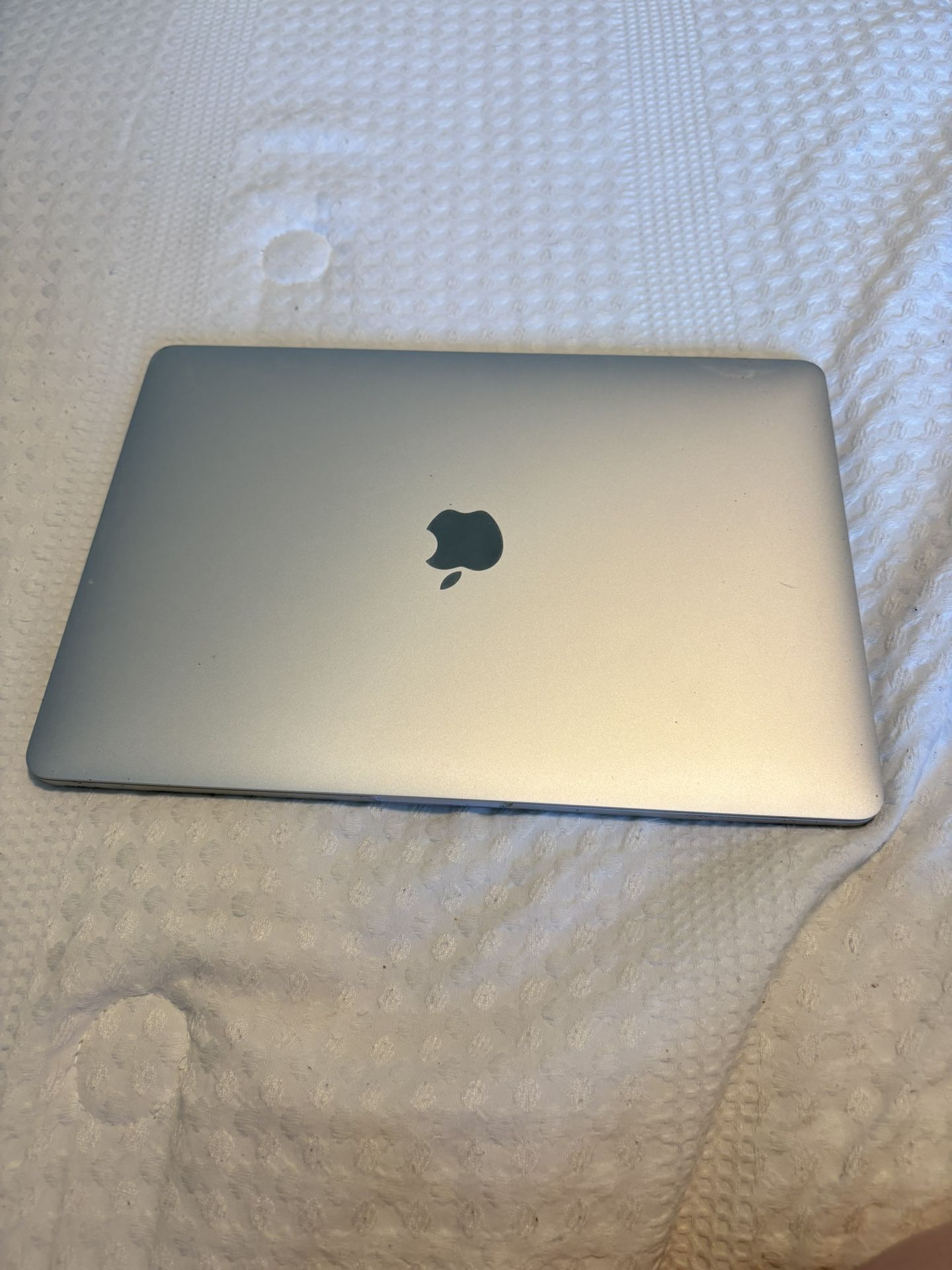 2016 macbook pro (for parts)