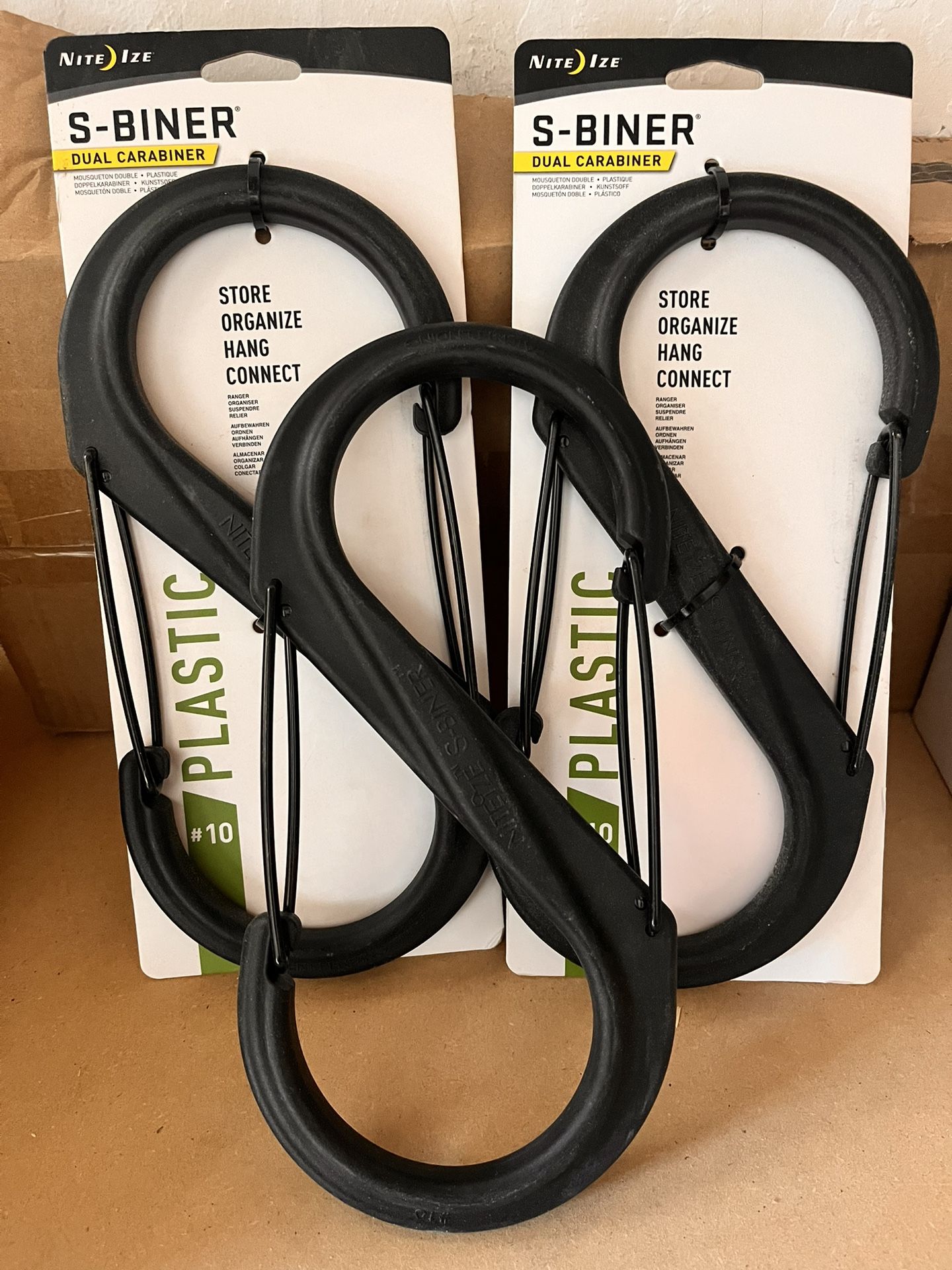 Black .. S Carabiner Plastic
