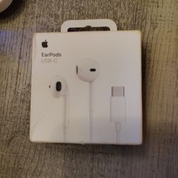 Apple EarPods Headphones 