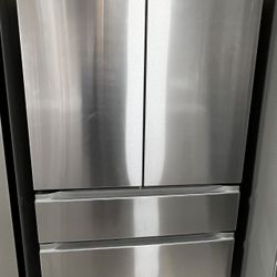 New LG  Smart Refrigerator w/Internal WATER+ICE