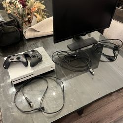 🟢Xbox One S White and BenQ Monitor Gaming Monitor 🟢