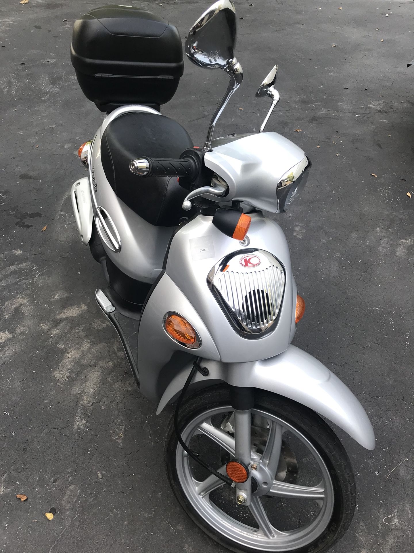 Awesome scooter in perfect condition 49cc motorcycle