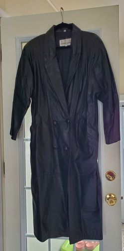 100% Black leather button up coat-Lg