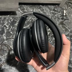 NCREDIBLE headphones