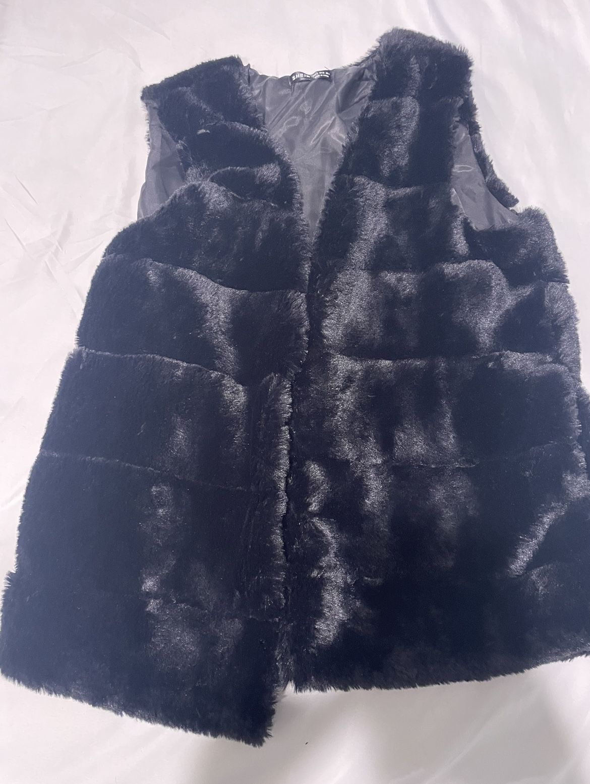 Women’s Faux Fur Vest
