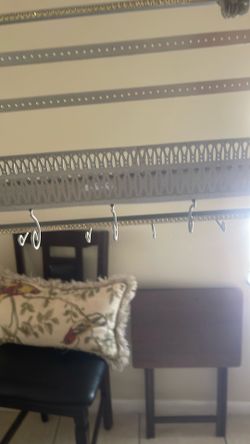 Gray, beautiful and sparkle holder for keys or necklaces