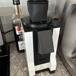 Eureka Grinder + Accessories