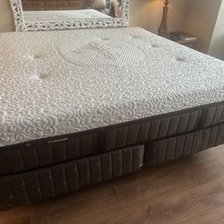 King Size Stearns And  Foster Bed