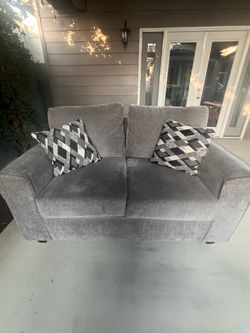 Sofa/Loveseat 350$ obo