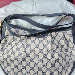 Vintage Gucci GG Logo Shoulder Bag 