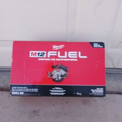Milwaukee M12 5-3/8"circular Saw