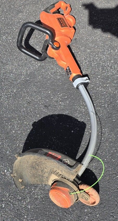 Black + Decker Edge Trimmer 