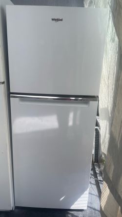 Whirlpool refrigerator 24”