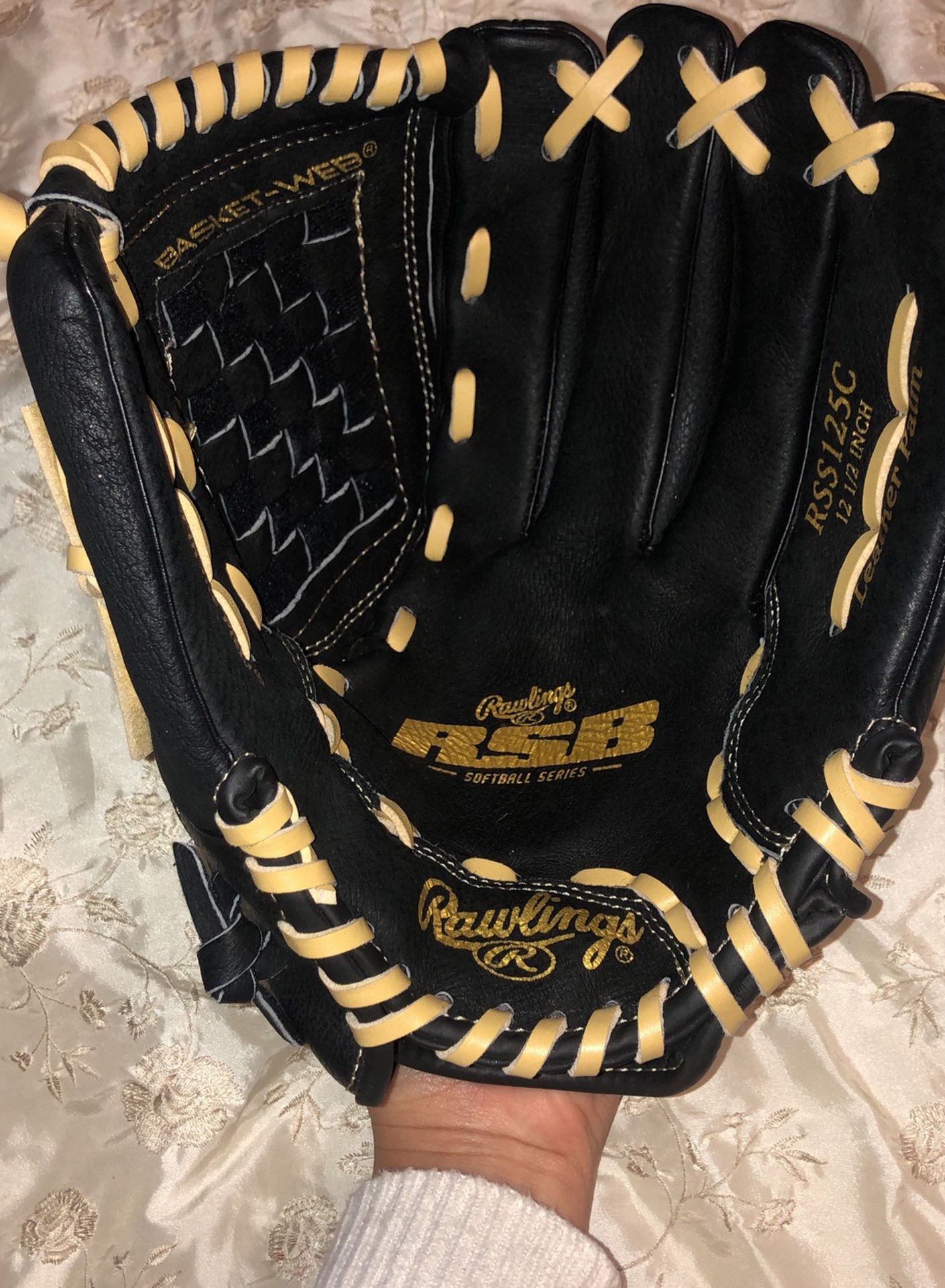 Softball Rawling Glove, 12 1/2 Inch, Leather Palm