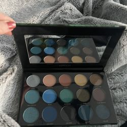HipDot  Beauty Eyeshadow, Palette Brand New 