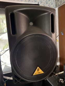 2 Behringer PA Speaker Cabinet