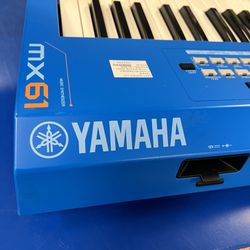 YAMAHA MX61 Keyboard Synthesizer Workstation