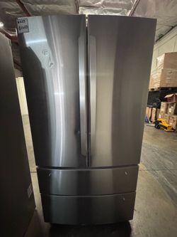 LG 29 Cu Ft Side-by-Side Fridge LMWS29626S - New Open Box $1200