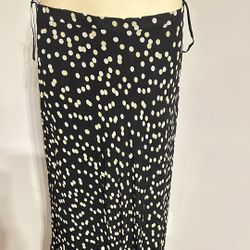 Black skirt with white and green polka dots. Perfect