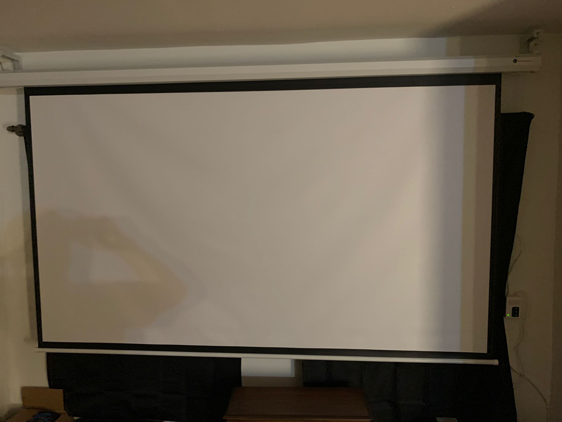 110 inch motorized home theater projector screen