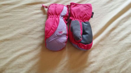 New gloves for girls size small