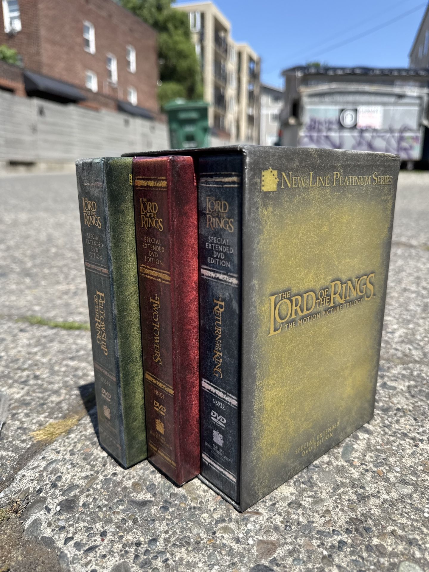 Lord of the Rings: Special Extended Edition DVD Trilogy (New Line Platinum Series)